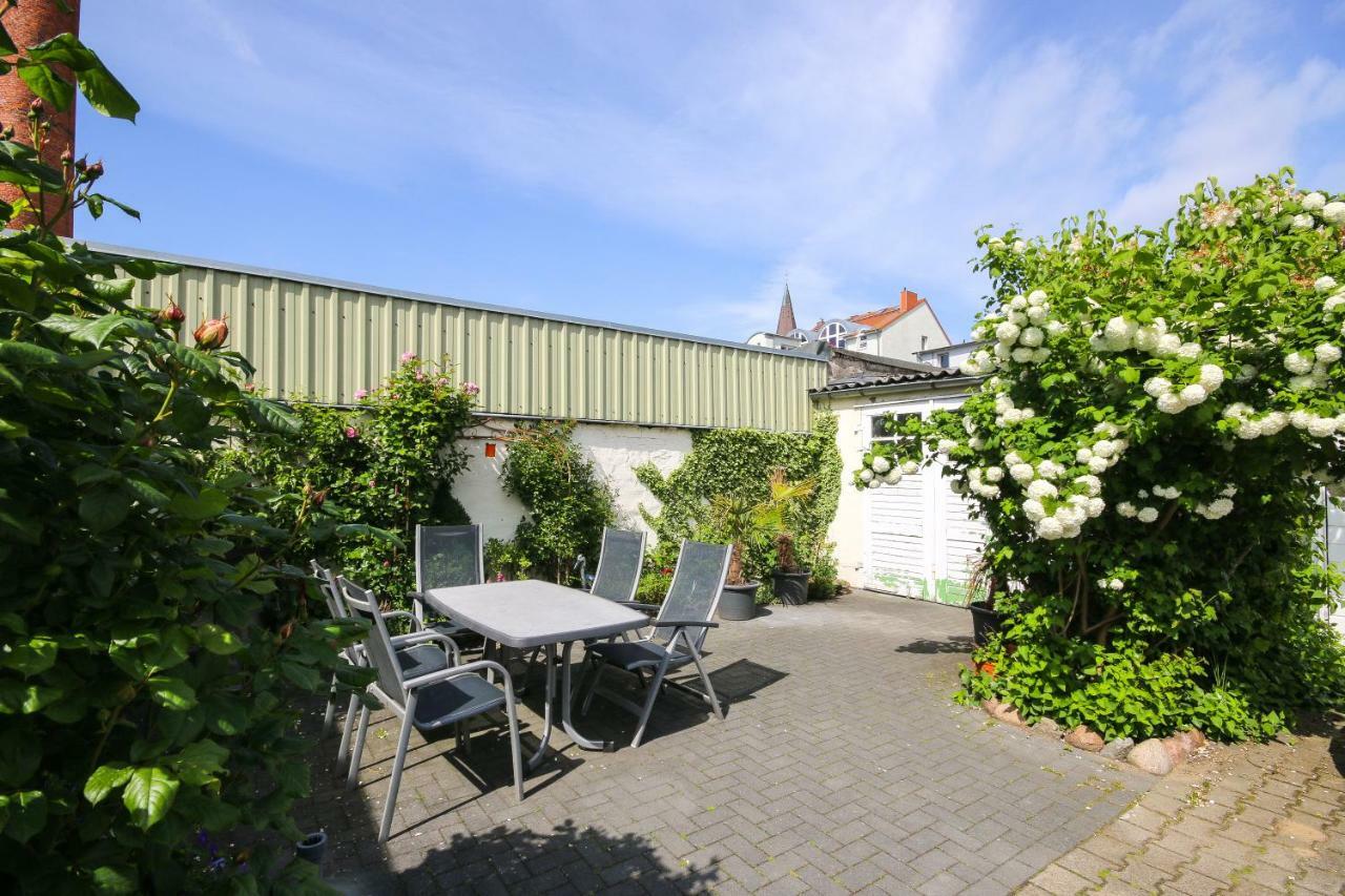 Haus Shiralee - Das Ferienhaus Warnemuende Rostock Esterno foto